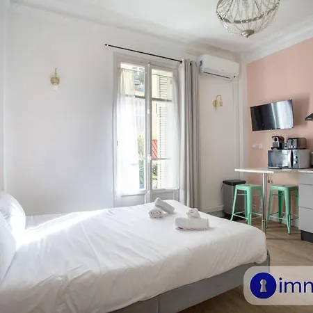 Charming Air-conditioned With Balcony * Niza