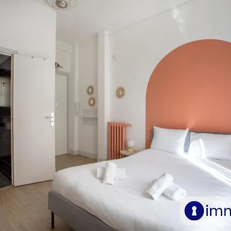 Apartamento Charming Air-conditioned With Balcony