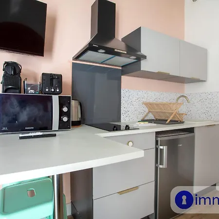 Apartamento Charming Air-conditioned With Balcony